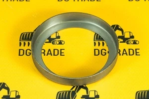 Крышка фиксирующая пружины муфты КПП JCB 331/16558